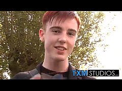 Play MP4 - JP Dubois Justin Baber and Mark Lloyd in car threesome