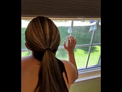 Play MP4 - Dirty wife masturbates and receives a huge facial