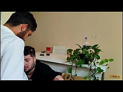 Play MP4 - Cansei de ser ator porn&ocirc;&comma; fui numa entrevista de emprego e olha no que deu &lpar;COMPLETO NO RED&rpar;