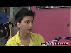 Play MP4 - Gay twinks slow kissing These youngsters are stunning and your gusto