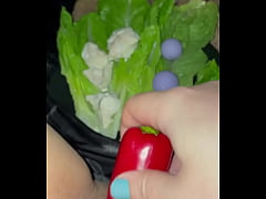 Play MP4 - CHICKEN &VEGETABLES IN MY VIRGIN TEEN BEAUTIFUL 18YEAR OLD WET SEXY PUSSY-BEST SAUDI AMATEUR MASTURBATE-KINKY FOOD FETISH-ARABIAN SNOWWHITE-LOS ANGELES-USA-2025-UNITED STATES OF AMERICA-ARAB PORN-