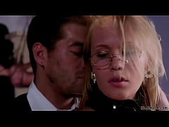 Play MP4 - Blonde anal fucked in bdsm ffm