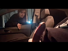 Play MP4 - Punheta arriscada para gostosa na rua em p&uacute;blico&excl;