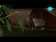 Play MP4 - Cracky in her natural habitat