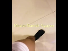 Play MP4 - Master Garrick cho dog chui qua h&aacute;ng v&agrave; &dstrok;ội sịp