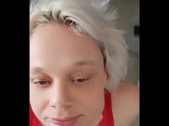 Play MP4 - Qui sera le prochain abonn&eacute; &agrave; m'arroser de sont jus