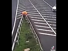 Play MP4 - oops - &num;96