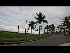 Play MP4 - Fiquei peladinha andando no carro pela cidade e na praia pegando no pau do motorista