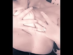 Play MP4 - En position pour que tu me bouffe la chatte