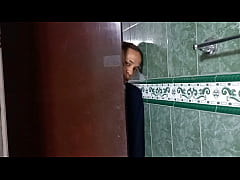 Play MP4 - cojo con mi maadrastra vieja en la ducha