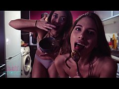 Play MP4 - Latin American LESBIANS&comma; cooking channel STRIPTEASE - PUSSY LICKING -