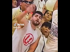 Play MP4 - Quien no se enamoro de este hincha en el partido de Alianza VS Universitario