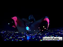 Play MP4 - Samantha Saint gets off in this super hot black light solo