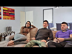 Play MP4 - MI AMIGO NO TE MERECE PORQUE TE ENGA&Ntilde;A- DEJAME FOLLARTE EL CULO Y TE CUENTO TODO