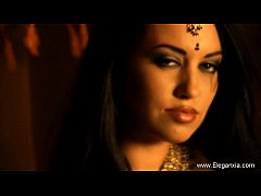 Play MP4 - Beautiful Lady Bollywood Dancing