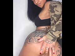 Play MP4 - Del&iacute;cia enfiando o dedo no cuzinho- Anjinhatatuada