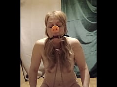 Play MP4 - 2025 11 30 Esclave F autoseance endoctrinement et fellation&comma; groin de cochon et ecarteur