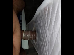 Play MP4 - I penetrate the mattress with a condom