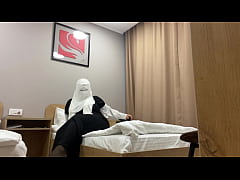 Play MP4 - Turkish stepmom masturbates in pantyhose for stepson