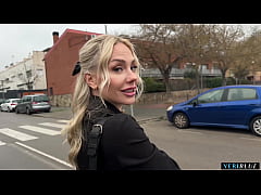 Play MP4 - I meet a blonde girl in the middle of the street and we fuck in public