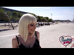 Play MP4 - Amelia&comma; une milf tr&egrave;s perverse qui adore le sexe