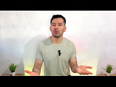 Play MP4 - Jefe barista pone al nuevo empleado de la cafeteria a que le mame la vergota en el almacen y en los ba&ntilde;os del trabajo&excl; Relato sexual