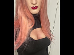 Play MP4 - Pink Hair Hot Crossdresser