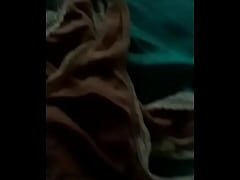 Play MP4 - Oliendo calzones de encaje usados