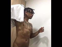 Play MP4 - Quiero una garganta profunda aqu&iacute; en mi ba&ntilde;o