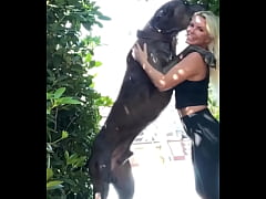 Play MP4 - My dog is bigger than your dog&period;&period;&period; Show me yours&excl;&excl;&excl;