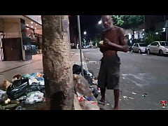 Play MP4 - Nessa madrugada&comma; depois de uma foda apimentada com um baiano&comma; fui pra rua ca&ccedil;ar um mendigo pra gravar&period; Olhem o que eu ac&period;&period;&period;
