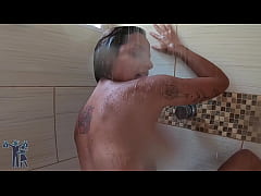 Play MP4 - Ela me chamou no banheiro para mostrar o cu arrombado depois do gang-bang