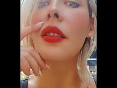 Play MP4 - English below Aujourd'hui est un grand jour pour moi &excl; Apr&egrave;s trois ans de traitement&comma; j'ai retir&eacute; mon appareil &period;&period;&period;