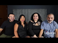 Play MP4 - PAREJA REALIZA SU PRIMER INTERCAMBIO REAL