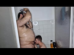 Play MP4 - Divirti&eacute;ndonos en la ducha