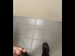 Play MP4 - Stroking in a public stall 7