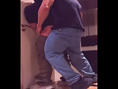 Play MP4 - estudiantes follan a escondidas en el salon de cases