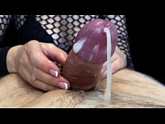 Play MP4 - Poor hubby can't resist even 3 min and cums twice