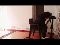 Play MP4 - mi hermanastro me cobra en especie el arreglo del ventilador