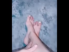 Play MP4 - Colocando Cremita en mis pies como me lo pidieron Chicos