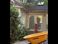 Play MP4 - Naked Gardening 2