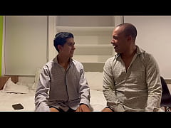 Play MP4 - Este joven nunca hab&iacute;a probado una gran verga como la que tiene este discapacitado