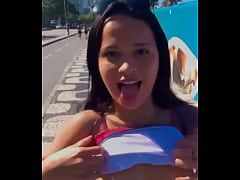 Play MP4 - Bricadeira na Praia Carolina Carioca