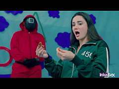 Play MP4 - SQUID GAME - Victoria carmargo bsile rompe la galleta en el juego del calamar y es follada por su carnoso y rosado co&ntilde;o&period;