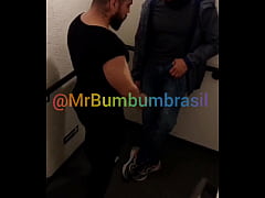 Play MP4 - Foda na escada de emerg&ecirc;ncia