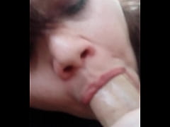 Play MP4 - Sucking a nice one