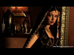 Play MP4 - Dancing Queen From Sexiest India