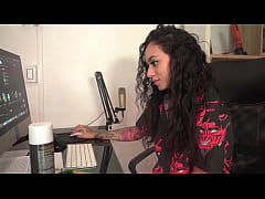 Play MP4 - Escena 1&colon; El Despertar de la energia sexual