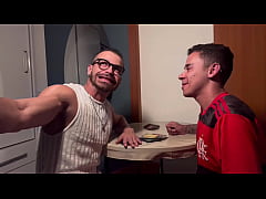 Play MP4 - Perdeu no Uno e levou rola no cu