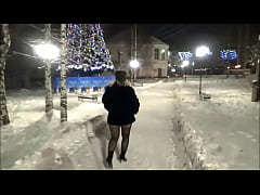 Play MP4 - New Year's Eve night walk in nylon tights without a skirt